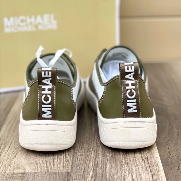 Michael Kors Shea Lace up Sneakers
Olive color - Picture 3 of 10